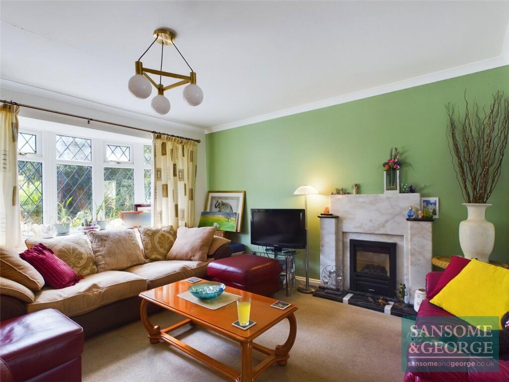 Reading Road, Burghfield Common, RG7 - View 4