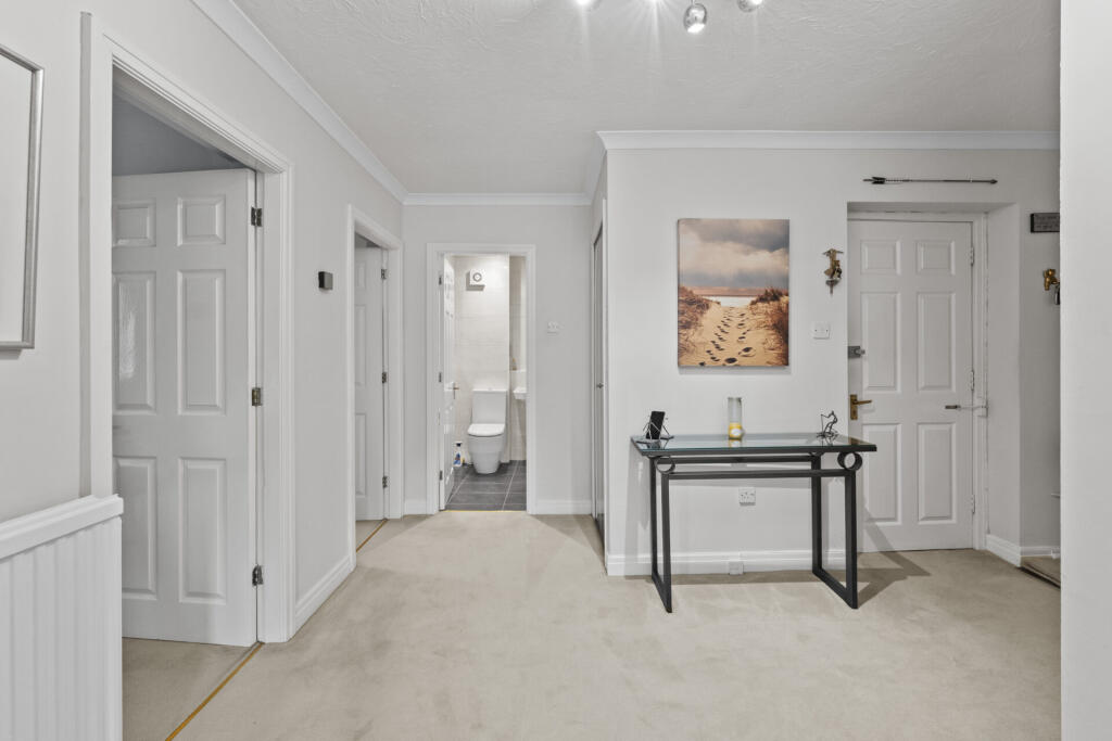 Apartment in Glasgow, Shawmoss, Pollokshaws - More