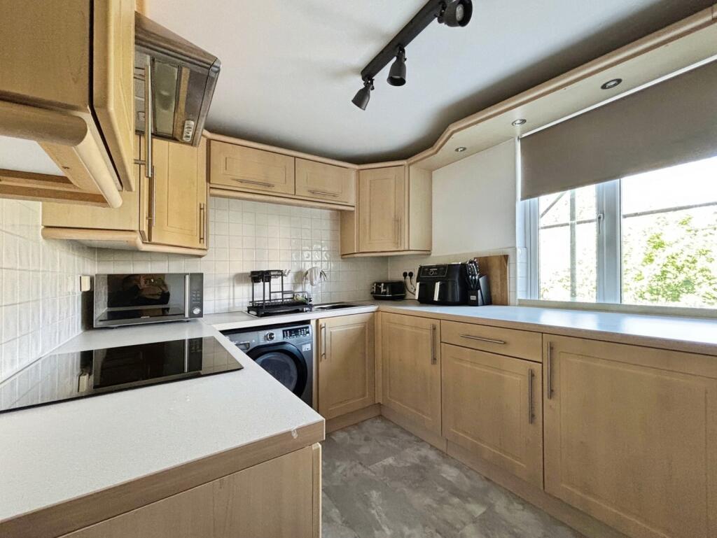 Ffordd Garthorne, Cardiff photo 4