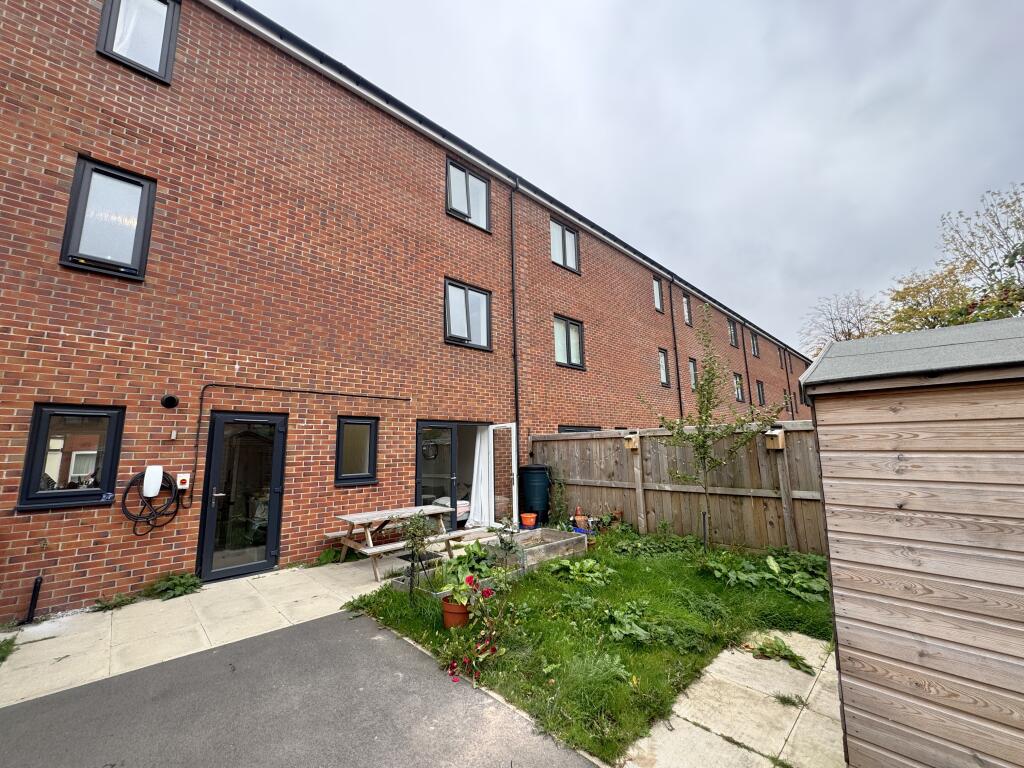 Glenbarry Close, Ardwick photo 2