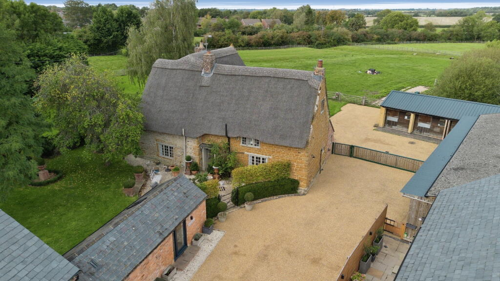 House in Northampton - View 5