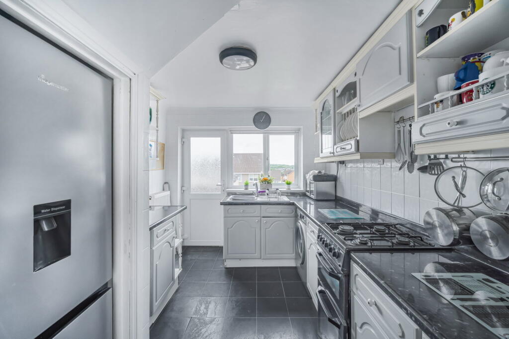 House in Pontyclun, Llanharan - More