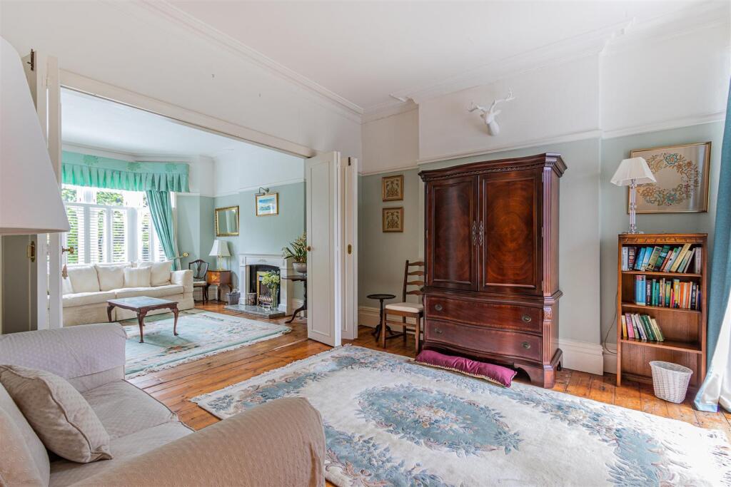 Apartment in Cardiff, Canton - View 4