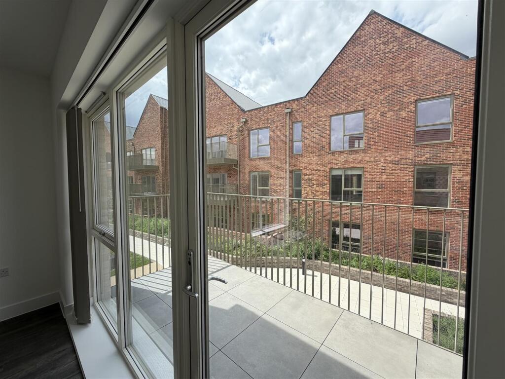 Apartment in Cambridge - View 3