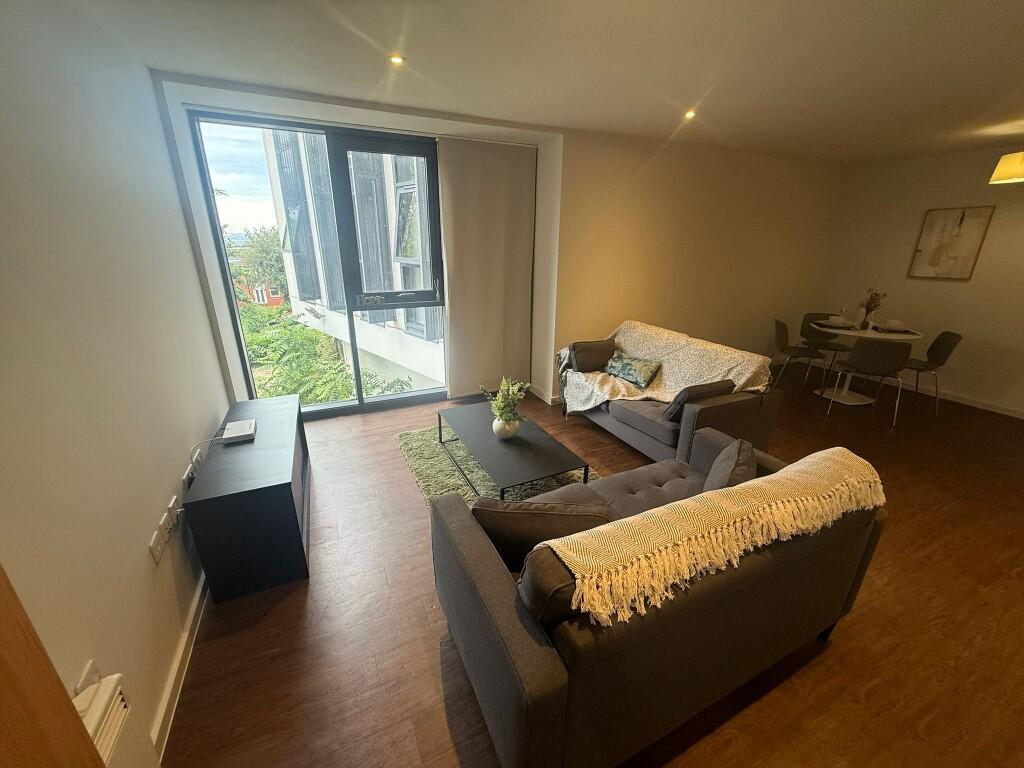 Main image of property: Longfield House, Headingley Park, 8 Victoria Road, Leeds LS6 1FJ