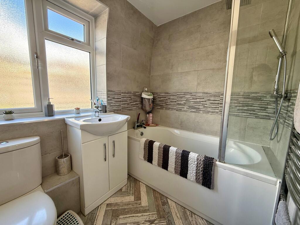 House in Barry, Merthyr Dyfan - View 5