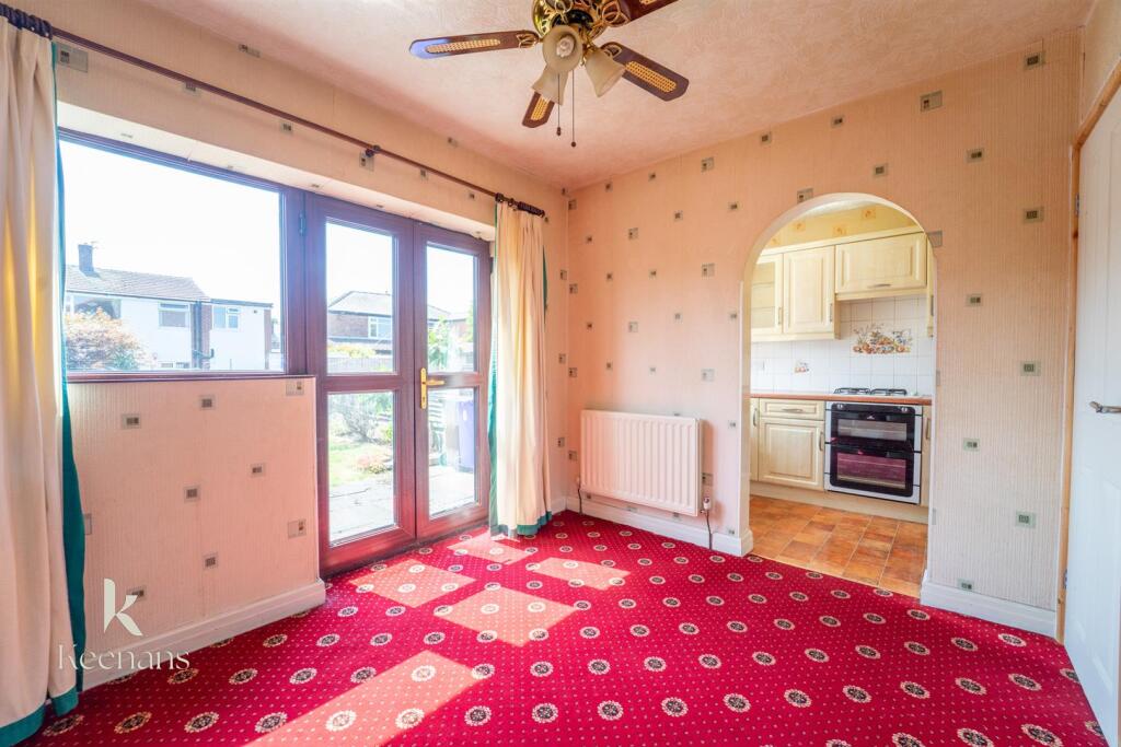 Warwick Avenue, Swinton, Manchester photo 4