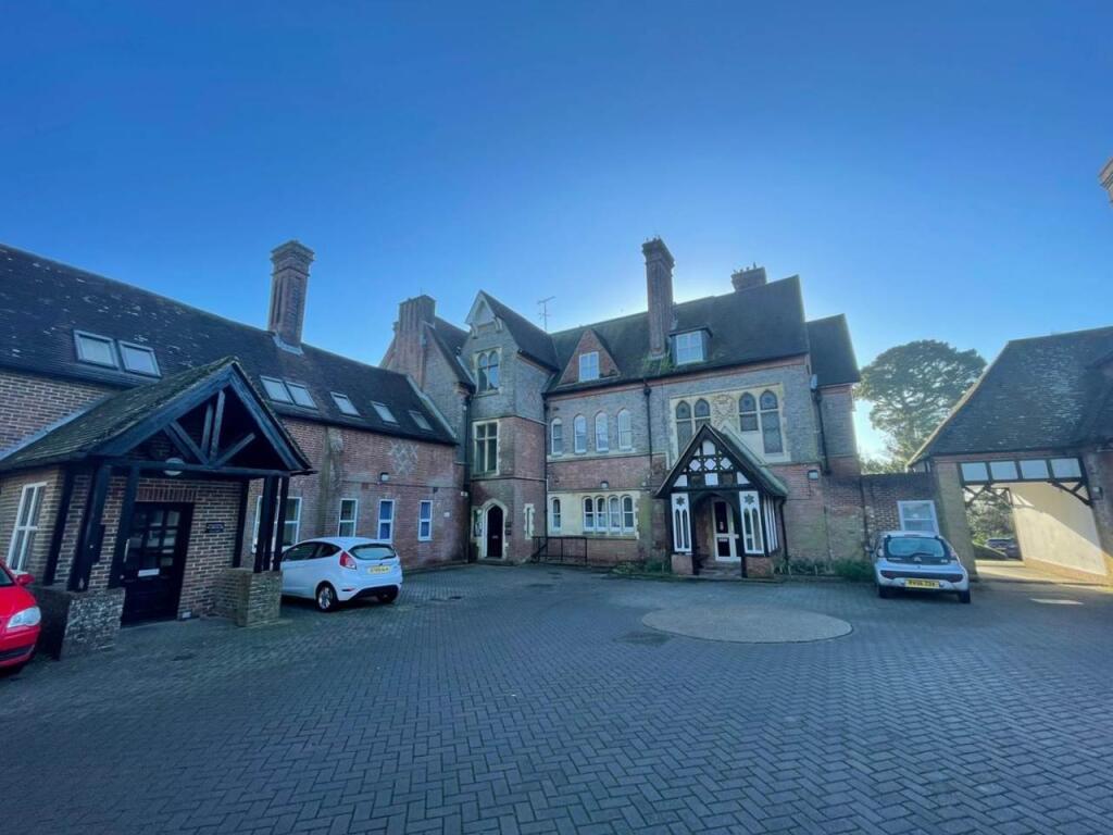 Main image of property: Horsgate House, Hanlye Lane, Cuckfield