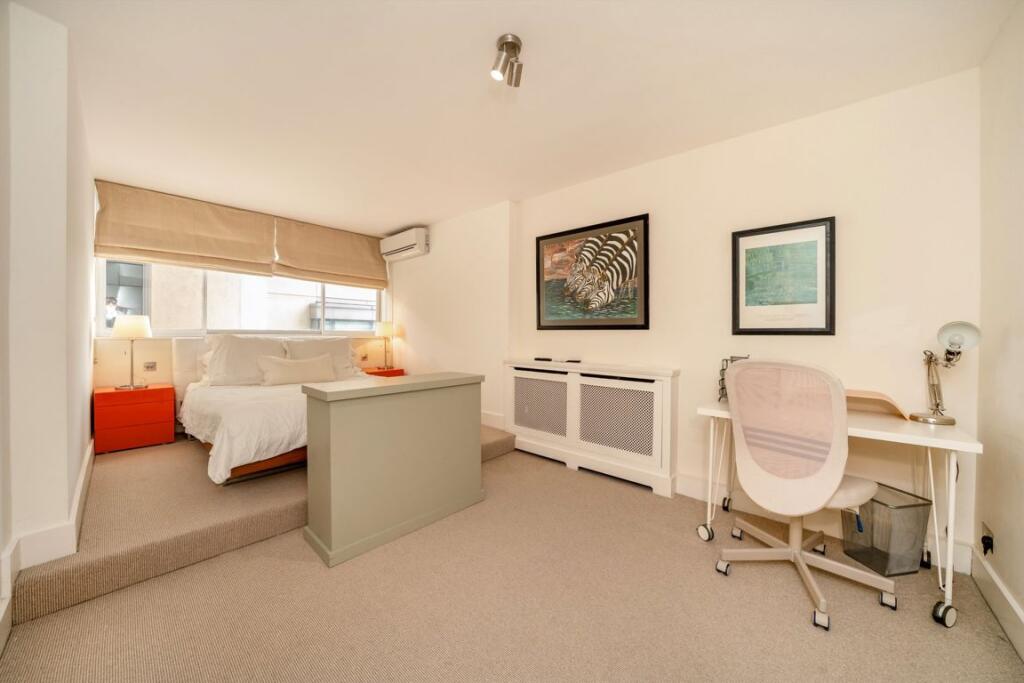 Apartment in London - View 5