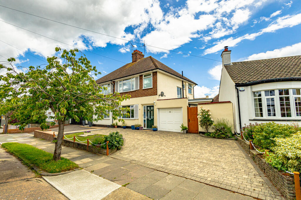 Main image of property: Chase Gardens, Westcliff-on-sea, SS0