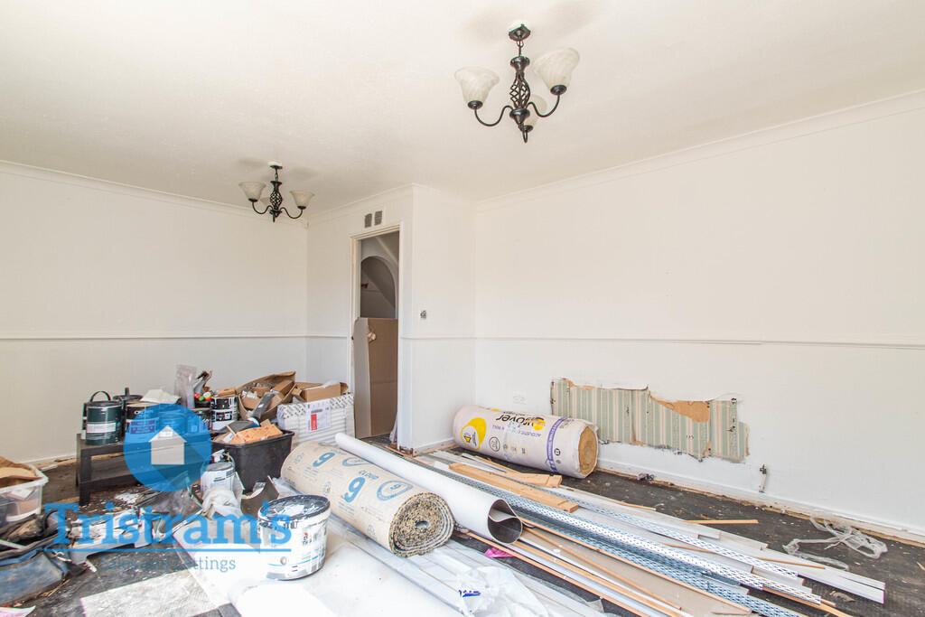 House in Nottingham, Nottinghamshire - More
