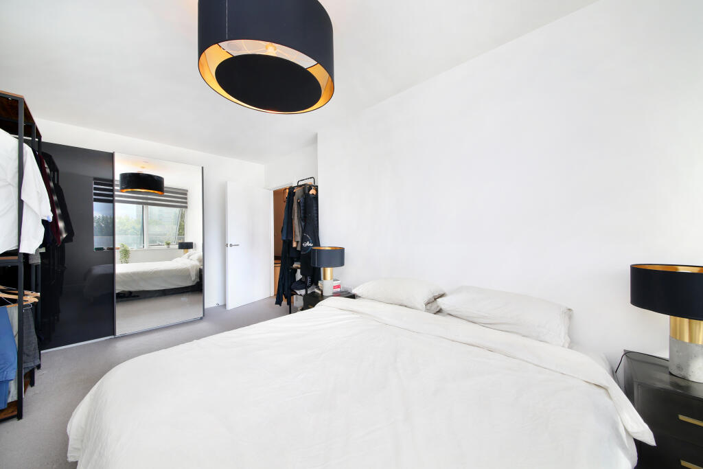 Apartment in London - View 5