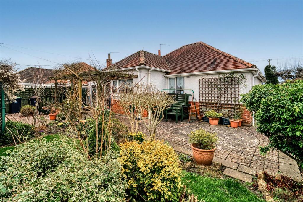 Main image of property: Peacemarsh, Gillingham