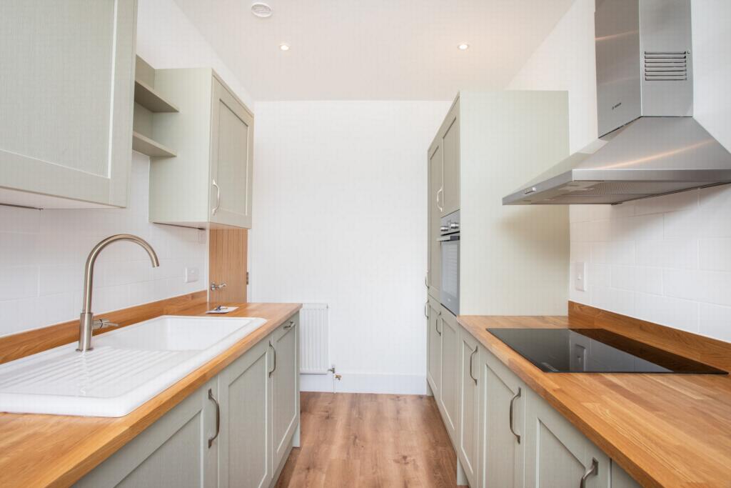 St Leonards Road, Hythe, CT21 - View 6