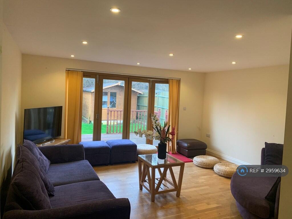 House in Harrow - View 4