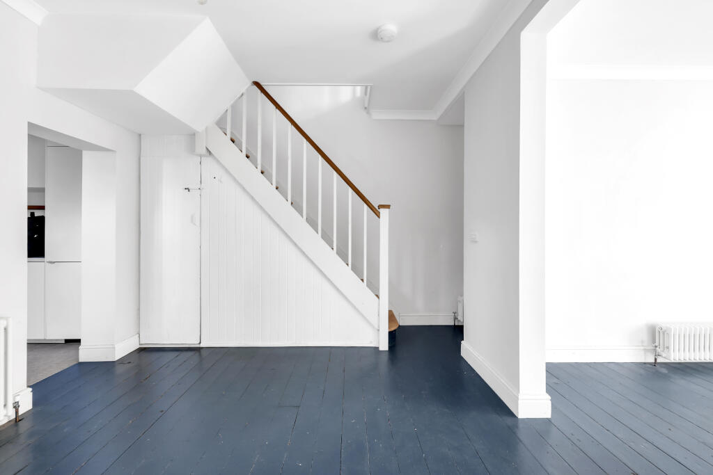 House in London, Beckton - More