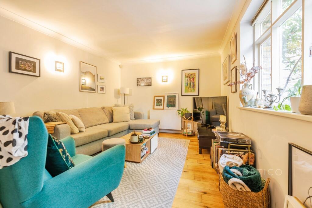 Apartment in London - View 5