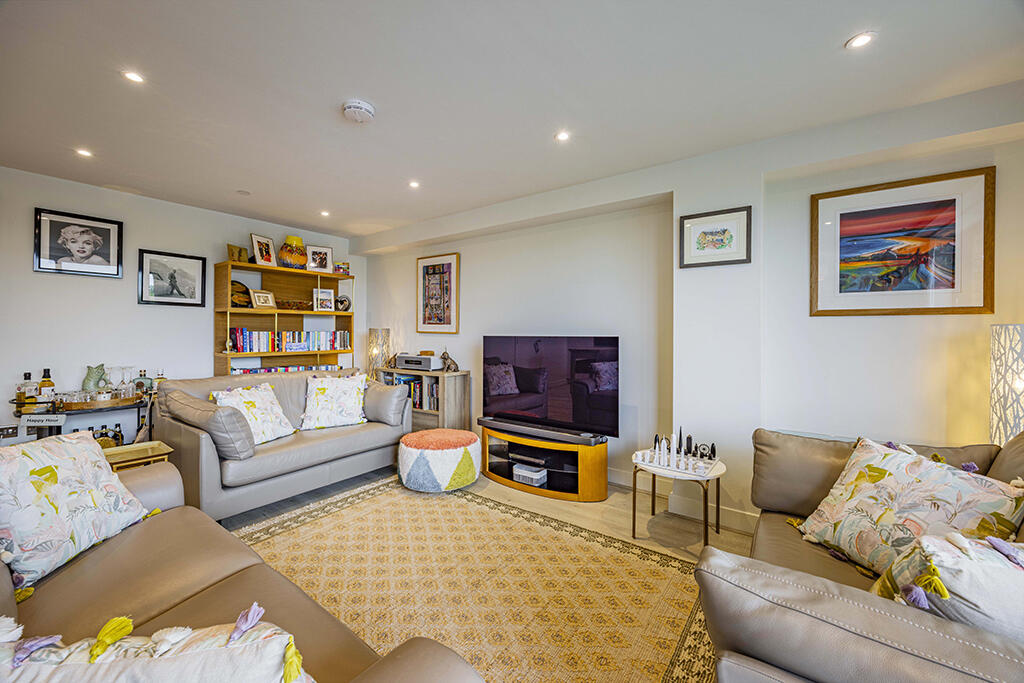 32, Wilford Lane, West Bridgford, Nottinghamshire photo 2