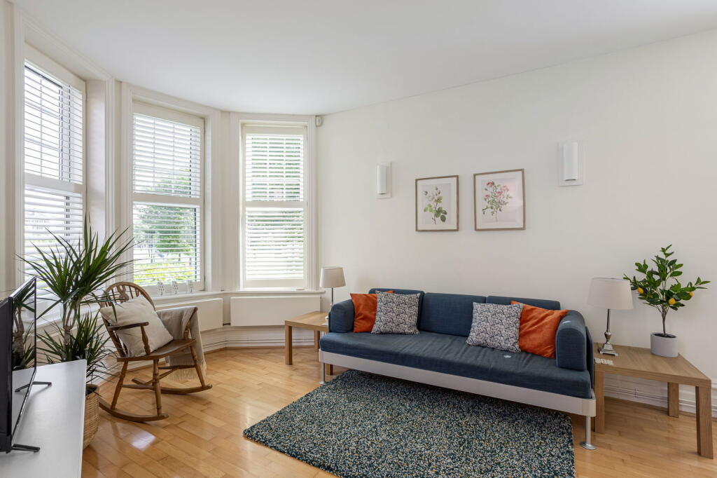 Main image of property: Scarcroft Hill, York, YO24 1DF