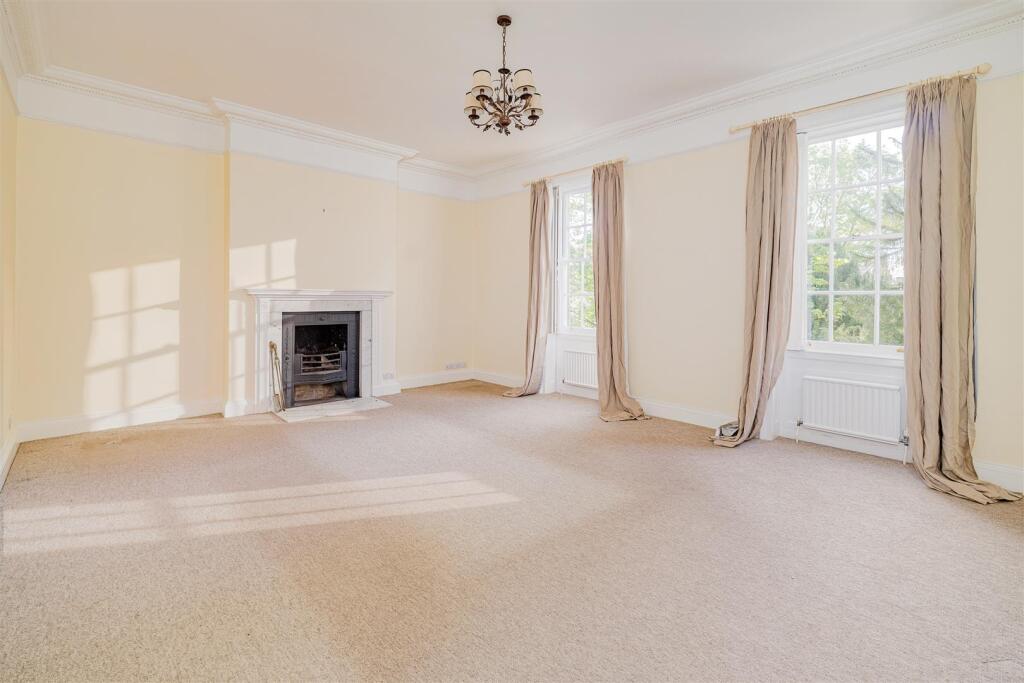 13 Claremont HIll, Shrewsbury, SY1 1RD photo 2