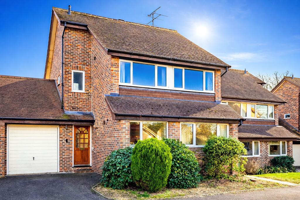 Main image of property: 5 Maple court , Goring on Thames