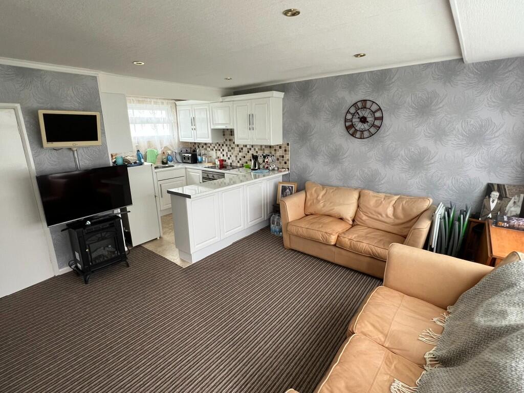 New Lydd Road, TN31 photo 2