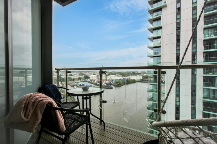 Apartment in Manchester - More