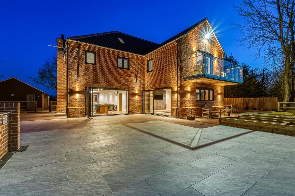 Main image of property: Fiddlers Green, Attleborough, NR17