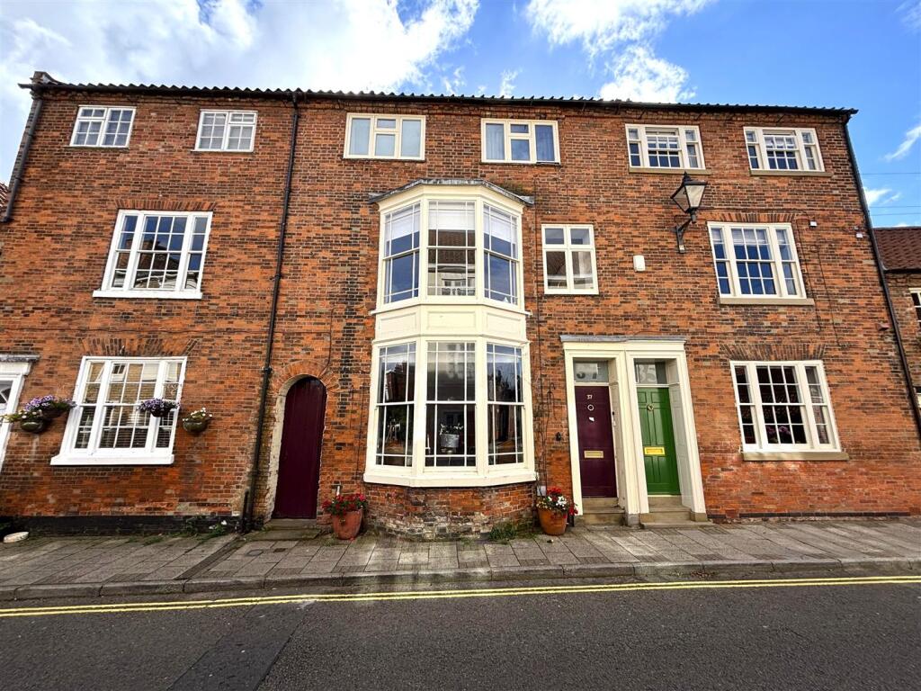 1-bed flat on Westgate, Louth, LN11, £75,000