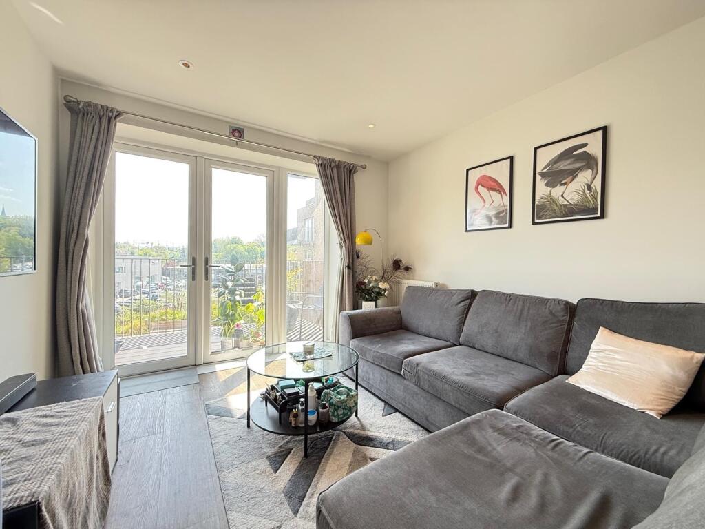 Main image of property: The Arches, Frogmore Av, WD17