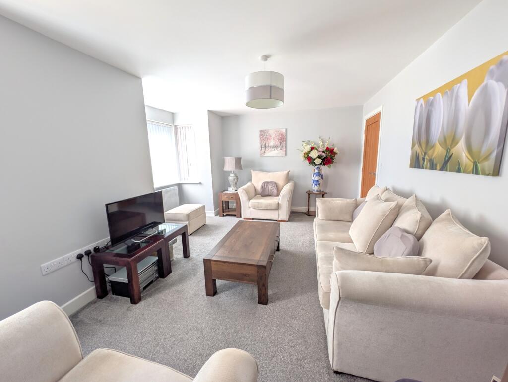 House in East Lindsey, Skegness - More