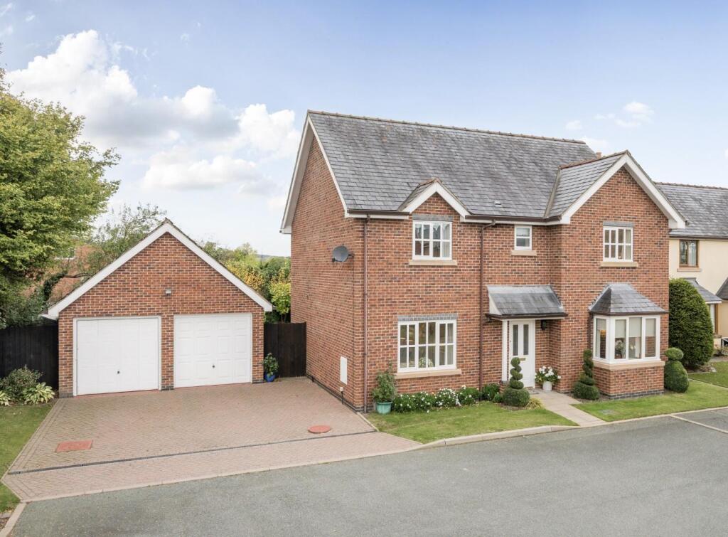 4-bed detached on Orchard Croft, Llandrinio, Llanymynech, £375,000