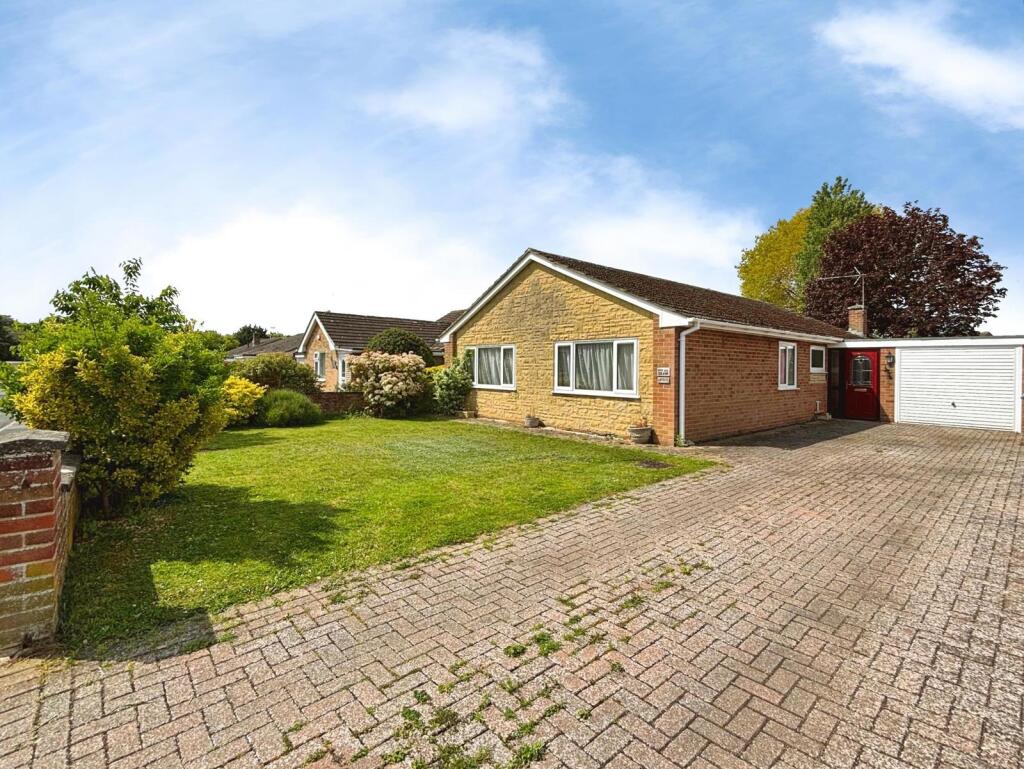 Main image of property: Ashdene Road, Bicester, Oxfordshire
