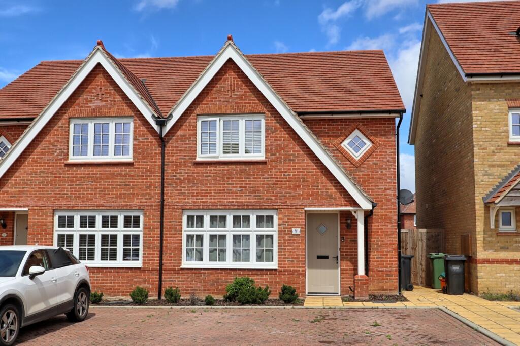 House in Basildon, Essex - View 2