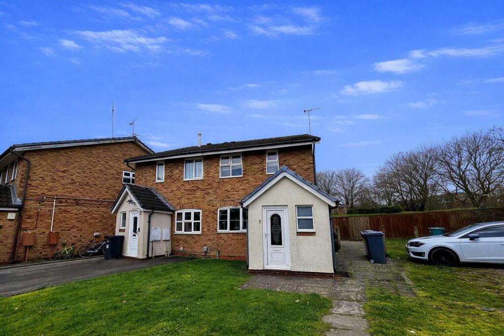 Main image of property: Avebury Close, Nuneaton