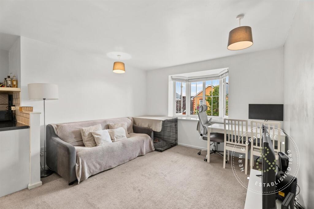 Apartment in Cardiff, Grangetown - View 5