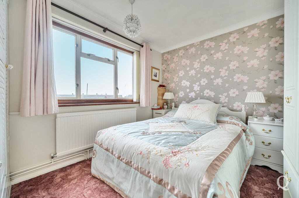 House in Swale, Grove Park, Milton Regis - View 4