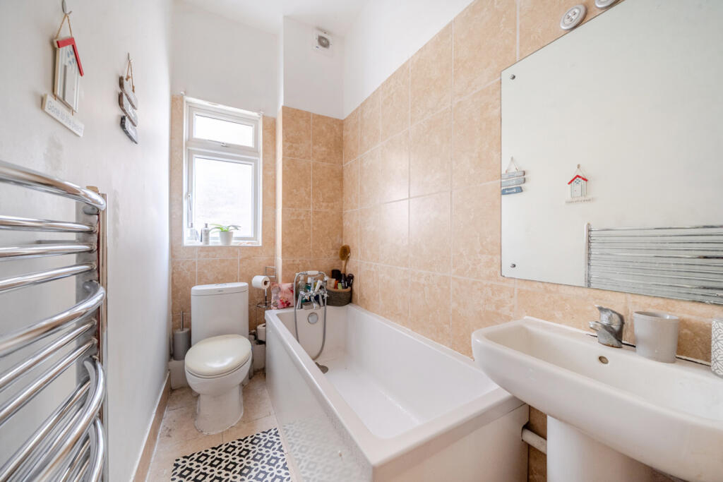 Apartment in London - View 5