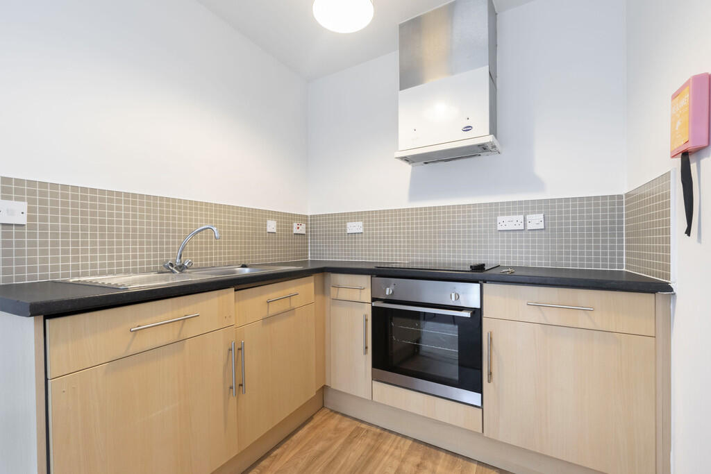 Apartment in Swindon - View 2