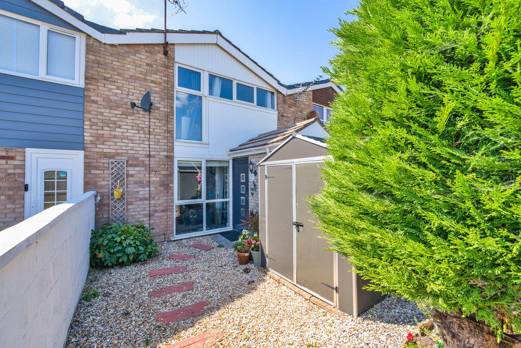 Main image of property: Linnet Close, Worle - SUPERB EXTENDED HOME