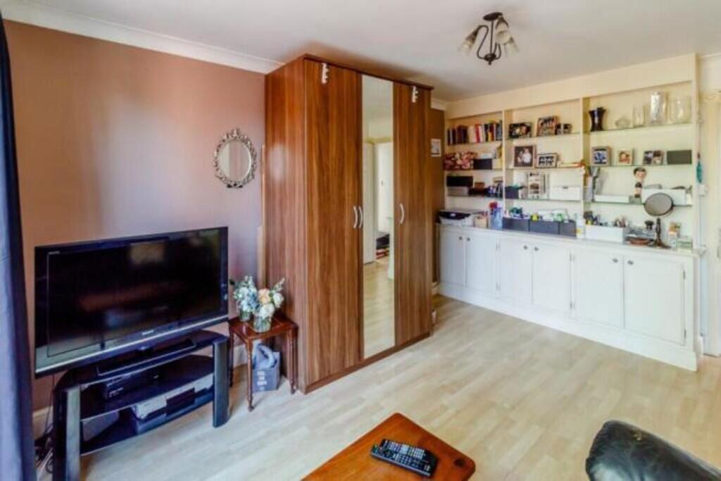46 Fernhead Road, London, W9 3ES photo 2