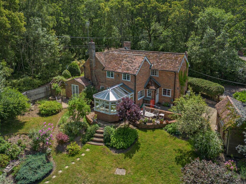 House in Basingstoke and Deane, Newtown - View 2