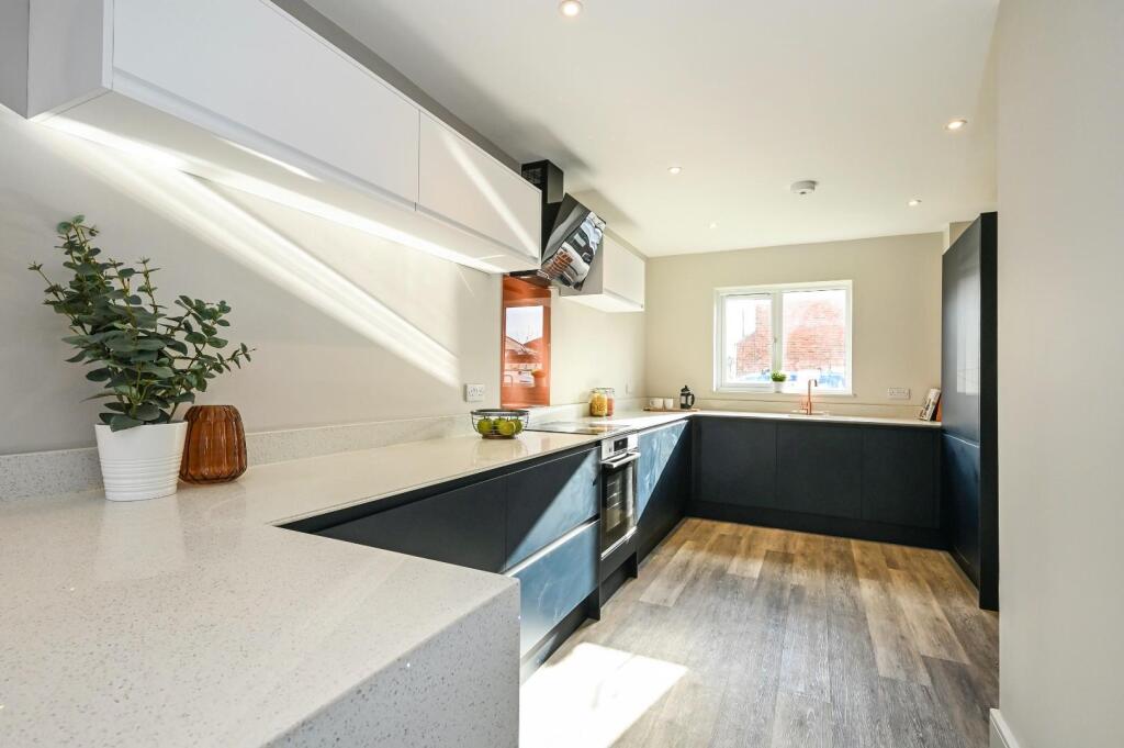 House in Portsmouth - More