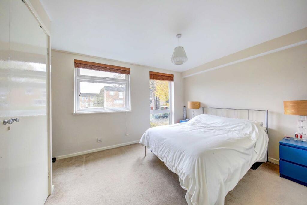 Apartment in Twickenham - View 4