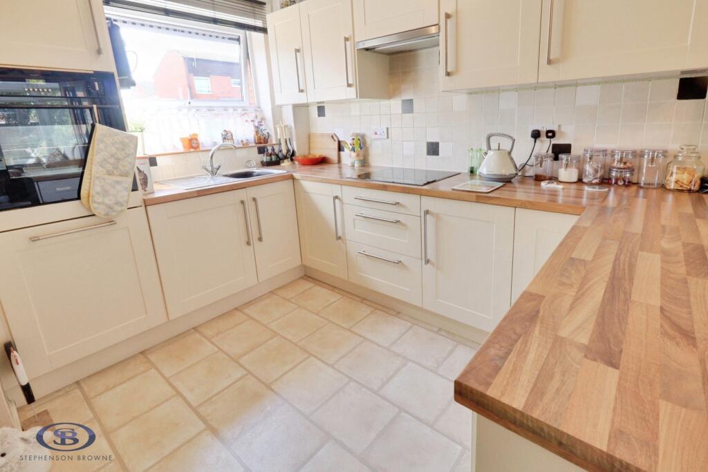 House in Crewe, Coppenhall - More