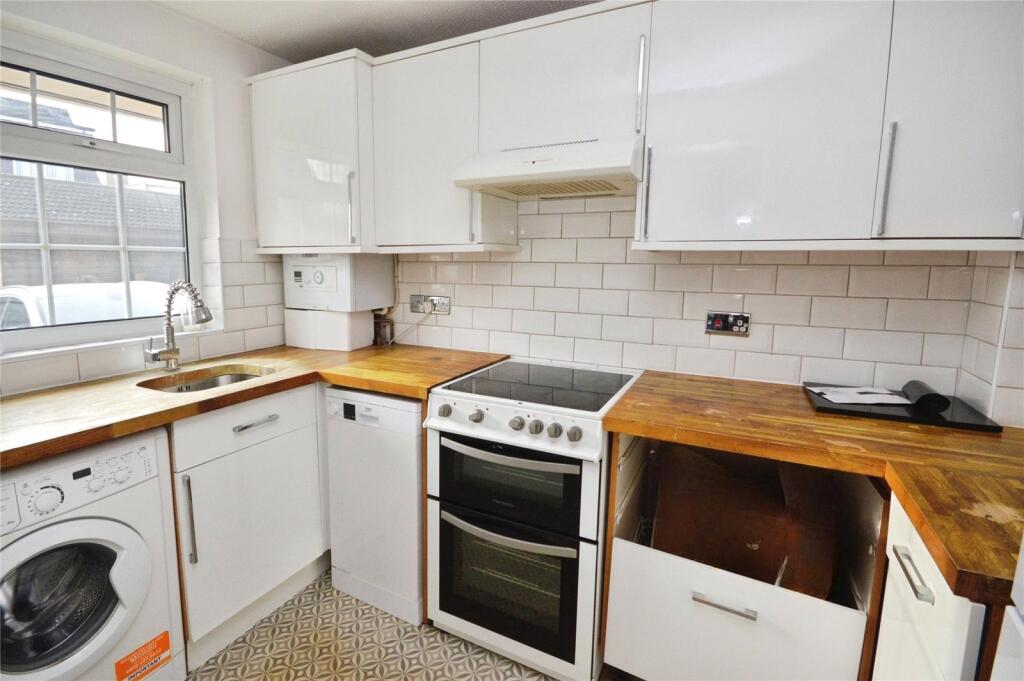 12, Blacksmith Way, High Wych, Sawbridgeworth, Hertfordshire, CM21 photo 2