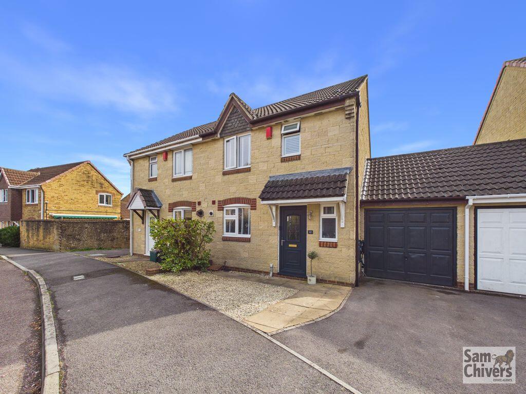 3-bed semi-detached on Heritage Close, Peasedown St. John, £325,000