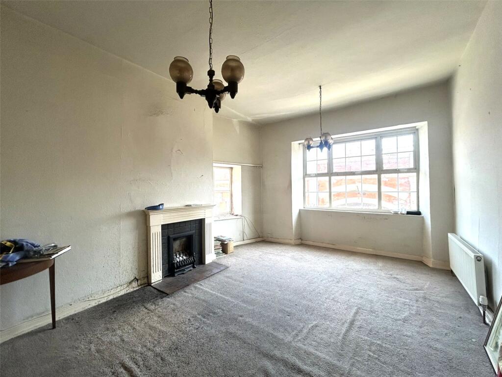 Holyrood Street, Chard, Somerset, TA20 photo 2