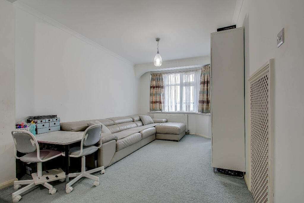 House in London - View 3