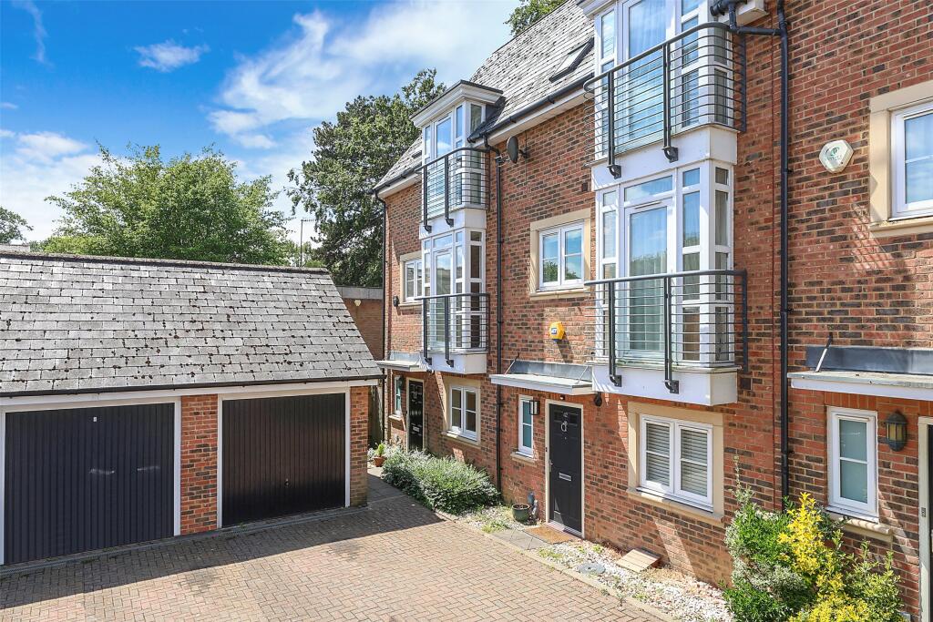 Main image of property: Caberfeigh Close, Redhill, Surrey, RH1